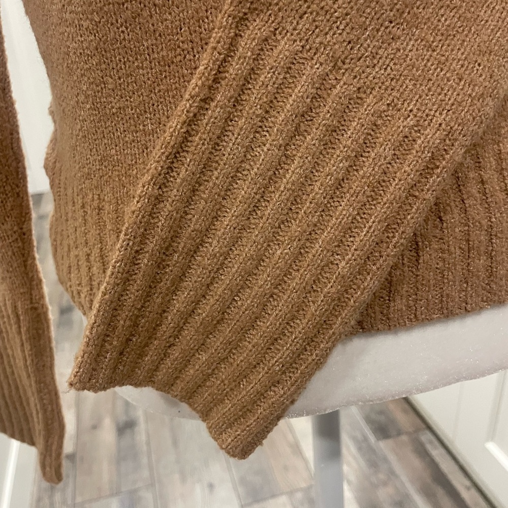 Sweater - Picture 5 of 6